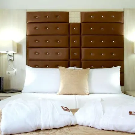 Hotel Moon Dreams - Adults Recommended 4*